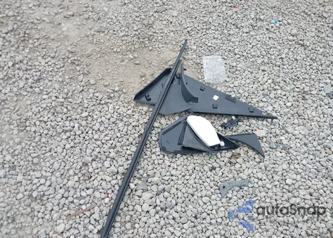 2021 Toyota Prius Xle z USA, uszkodzony, nr VIN JTDKAMFU6M3137679